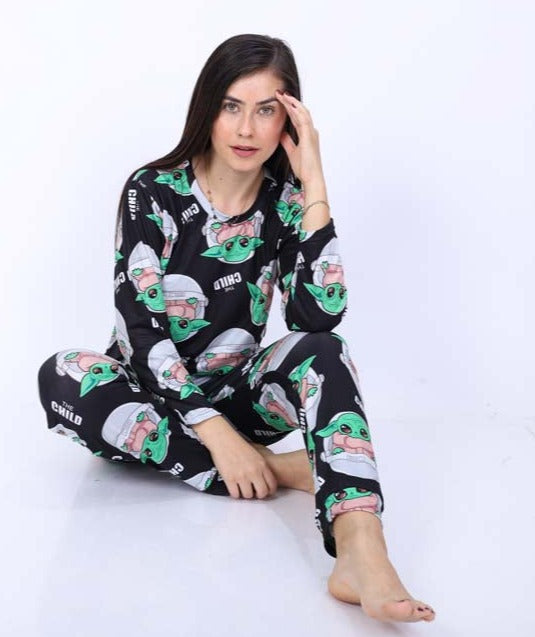 Pijama Manga Larga Baby Yoda Mujer